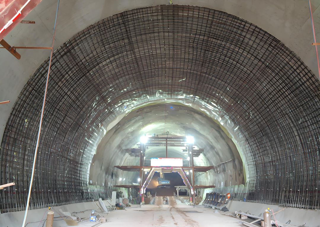 隧道建設(shè)中的混凝土施工技術(shù)：從初期支護(hù)到二次襯砌(圖2)
