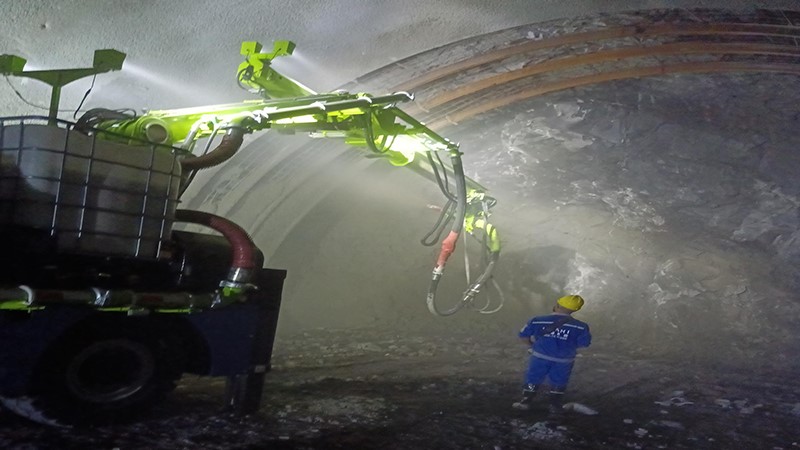 濕噴臺車使用前準(zhǔn)備的工作，以及使用過程所需注意的事項(圖1)