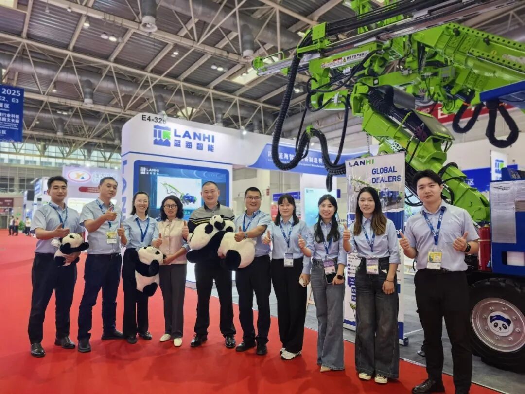 【BICES 2025現(xiàn)場回顧】藍(lán)海智能圓滿收官第十七屆北京工程機械展(圖5)